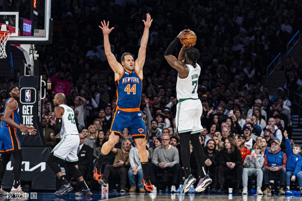 他始终坚守 他始终坚守