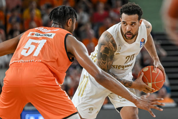 陷入困境时 陷入困境时